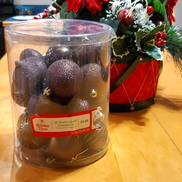 Holiday Time Other - Shatterproof Ornaments,  22 included- EUC- Perfect for little trees! 🎄 🤩